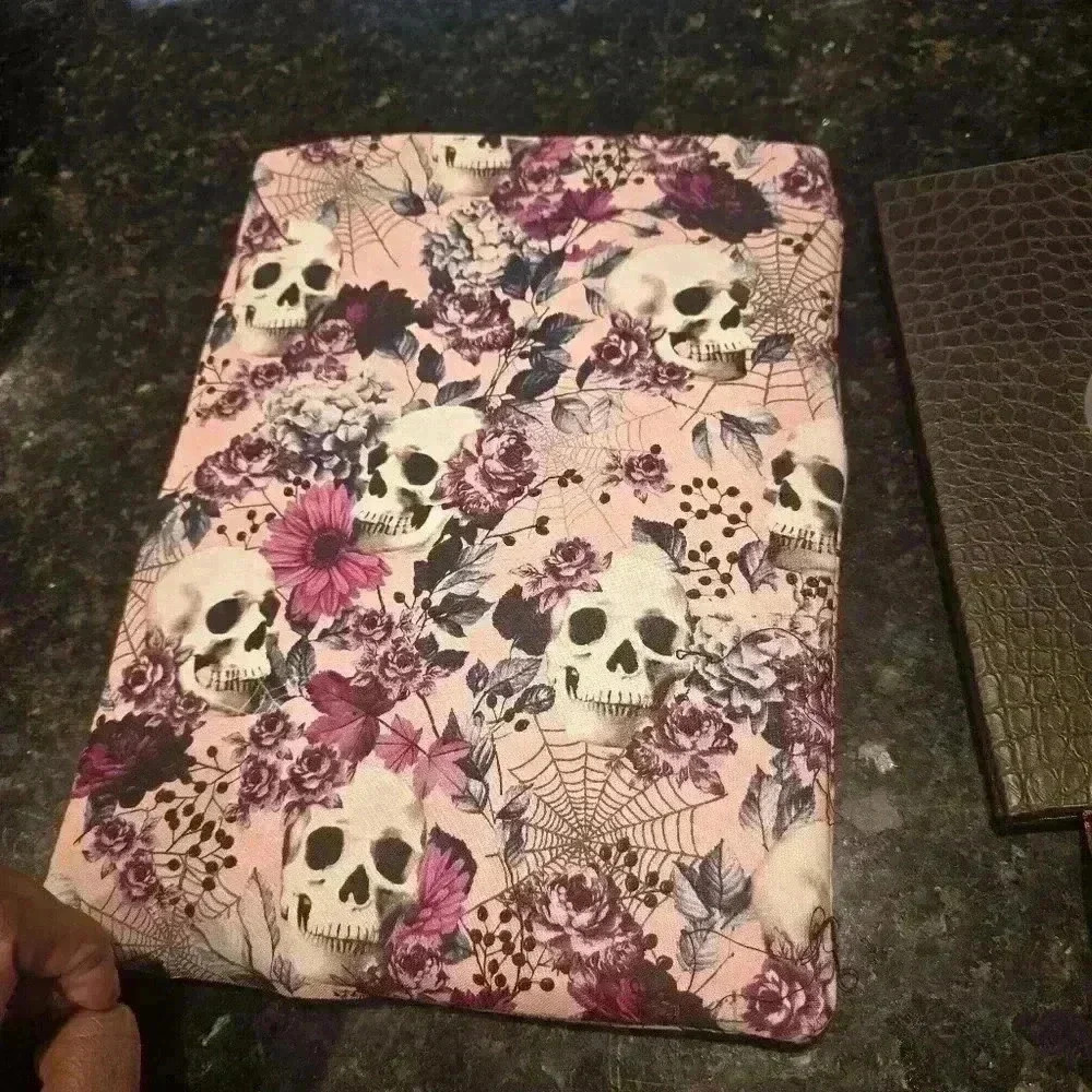 Pink and skulls 8.5 by 11 book  kindle laptop sleeve - Picture 2 of 3